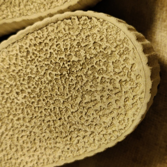 Frye Black Camille Leather Perforated Slip On Shoe, Size 8 - Picture 13 of 15